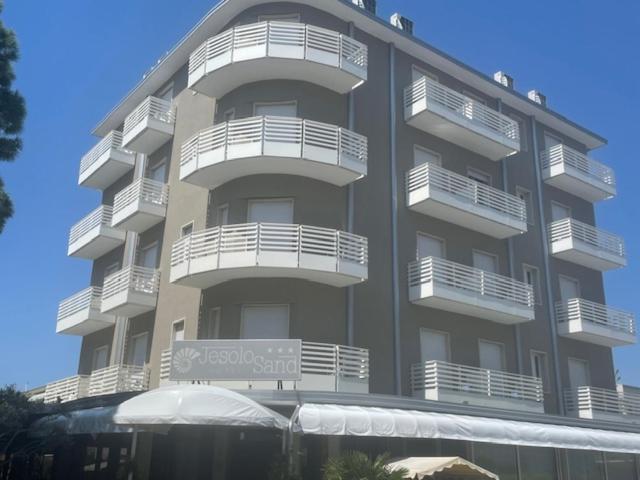 Hotel Jesolo Sand Екстериор снимка