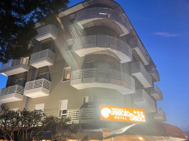 Hotel Jesolo Sand Екстериор снимка